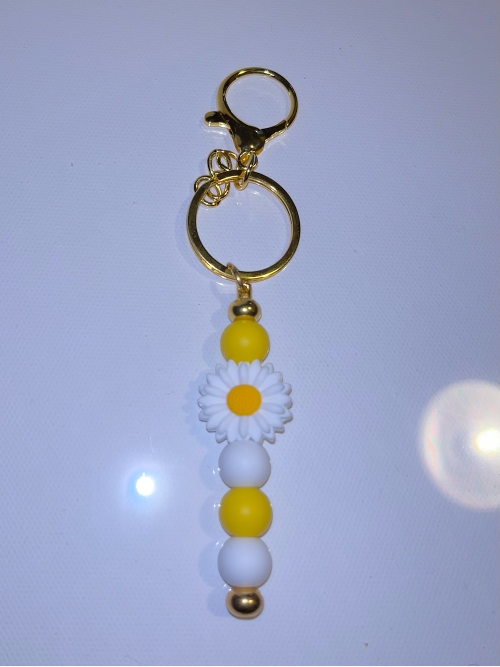 Gold Daisy Bead Keychain - Yellow & White